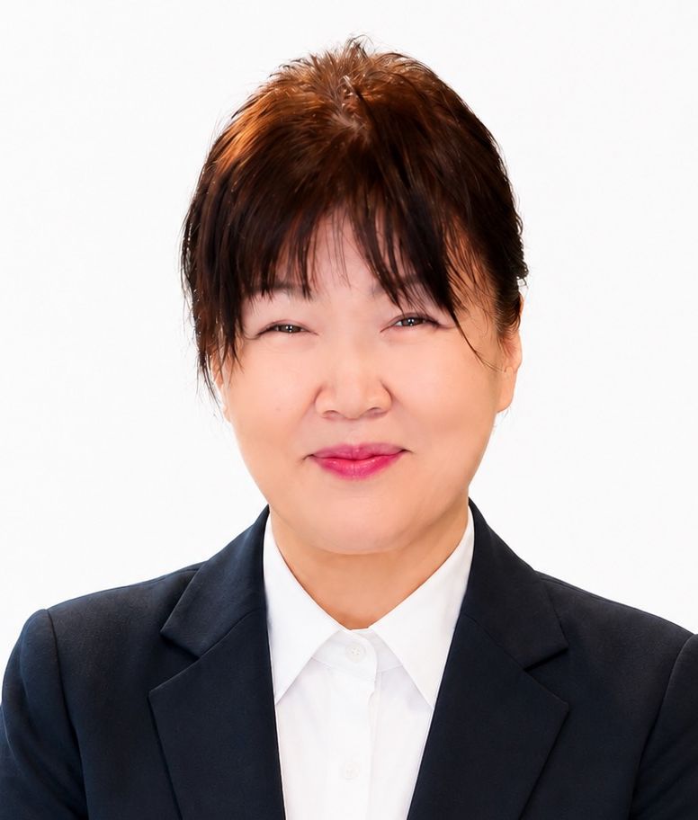 西谷　真弓氏
